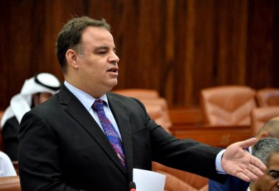 العشيري: هل نحن بحاجة لمصنع تبغ أم مصانع للأغذية؟