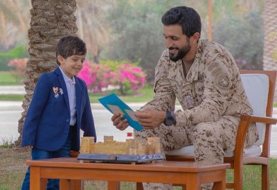 ناصر بن حمد يراهن على وصول آدم للفضاء بعمر العشرين: معاك ليوم الدين