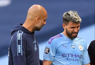 أجويرو يشكو لاعبي مانشستر سيتي
