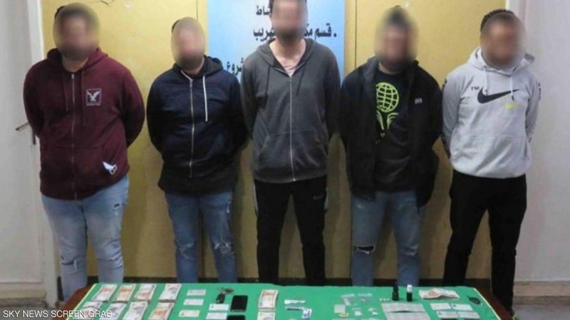 الدفع عبر الفيزا.. عصابة تبيع المخدارات في حفلات على النيل