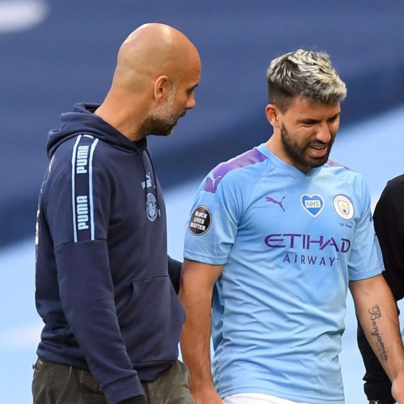 أجويرو يشكو لاعبي مانشستر سيتي