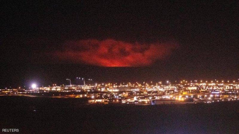 بالصور: بعد 40 ألف زلزال و900 عام من الخمود.. ثوران بركان في أيسلندا