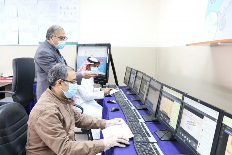 ثانوية عبدالله بن عيسى تنشئ مركزًا لمتابعة 100 درس افتراضي يوميًا