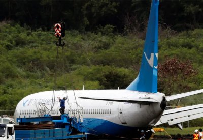 حادث جديد لطائرة بوينغ 737 بعد إقلاعها مباشرة