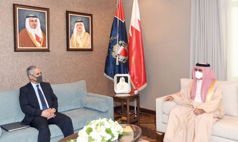 وزير الداخلية يبحث مع النائب عبدالنبي سلمان الموضوعات ذات الاهتمام المشترك
