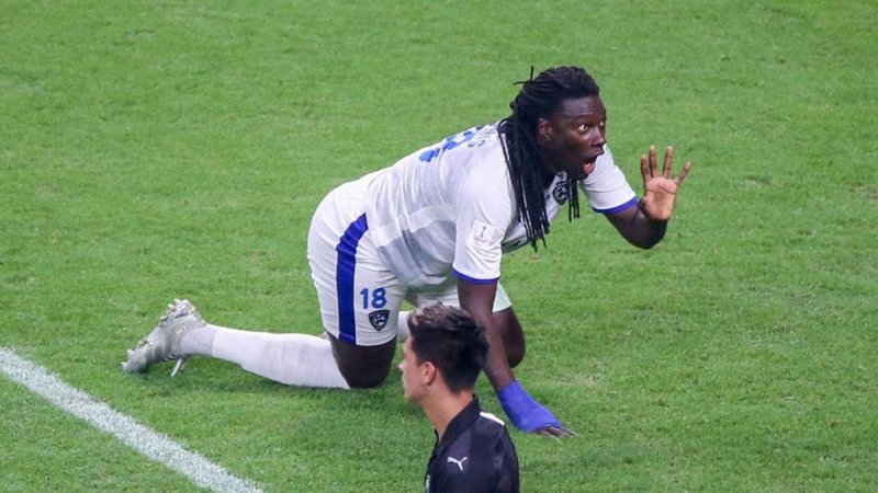 "الإغماء المتكرر".. حالة تصيب نجم الهلال وتقلق جماهيره