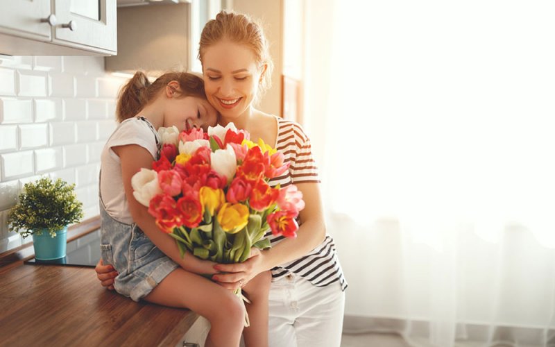 لماذا يختلف تاريخ الاحتفال بعيد الأم من دولة إلى أخرى؟