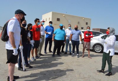 بالصور: "مجلس العاصمة" ينظم حملة تنظيف ساحل كرباباد