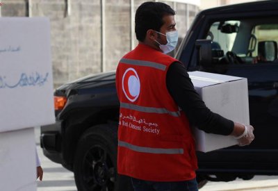 "الهلال الأحمر” يبدأ بتوزيع مساعدات رمضان على 4 آلاف أسرة في 73 منطقة