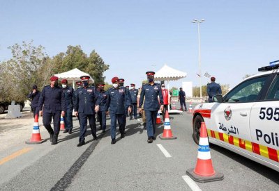 رئيس الأمن العام يقوم بزيارة إلى حلبة البحرين الدولية
