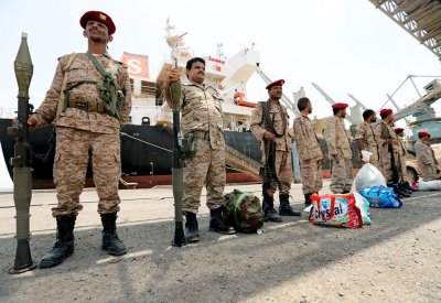 حكومة اليمن ترحب بمبادرة السعودية لإنهاء الأزمة
