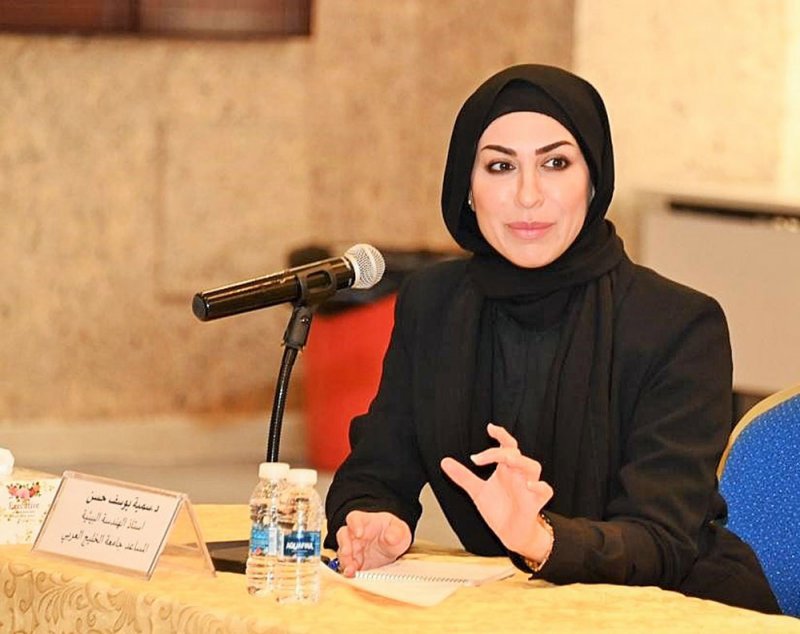 د.سمية يوسف تقدم مقارنة بين النظام المتبع للبحث العلمي في الدول النامية والمتقدمة