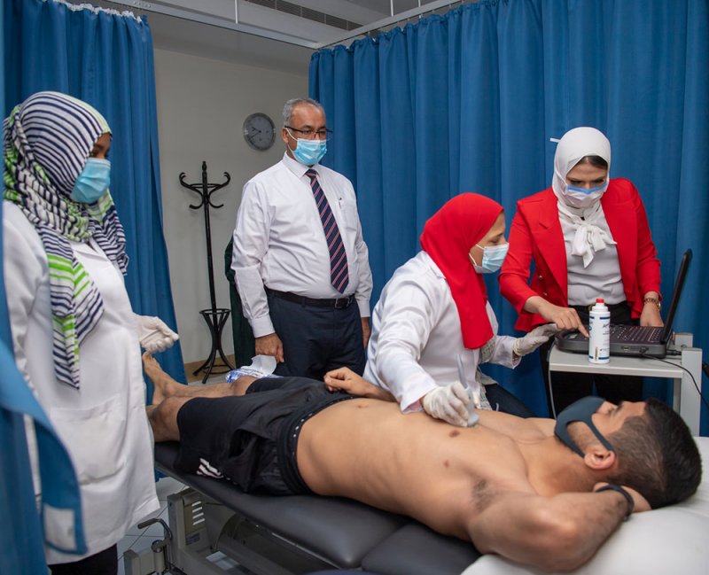 مركز الجنان الطبي يجري فحص القلب للاعبي "الأحمر"