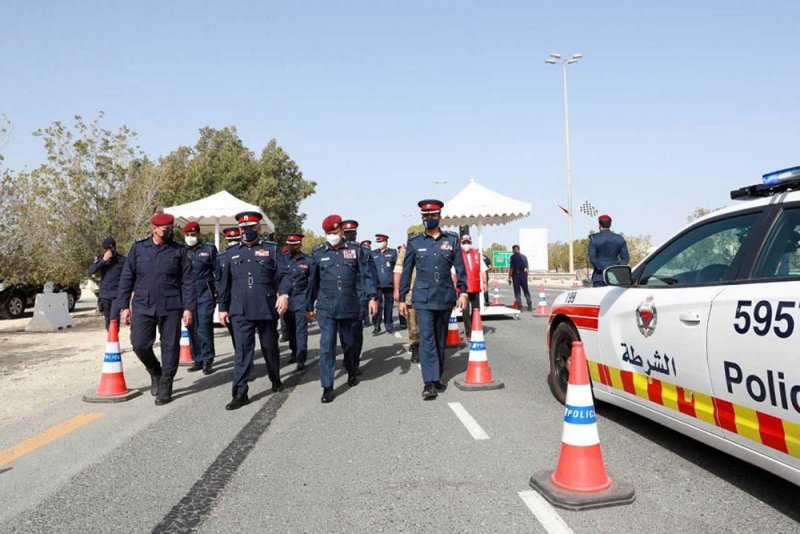 رئيس الأمن العام يقوم بزيارة إلى حلبة البحرين الدولية