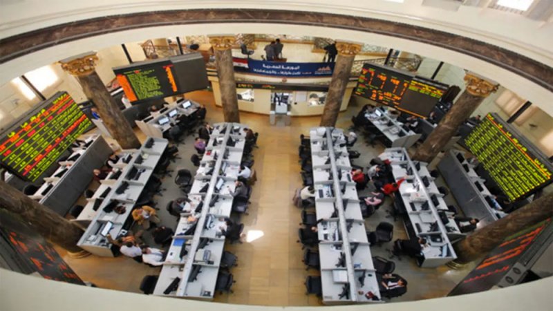 بورصة مصر تعلق التداولات 30 دقيقة بعد هبوط مؤشرها 5%