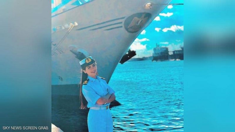 أول قبطانة مصرية ترد على مزاعم جنوح "حاوية السويس"