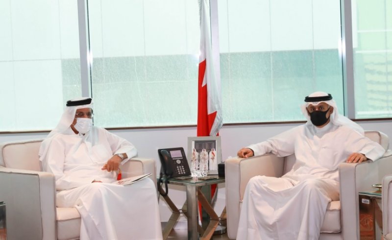 وزير الصناعة والتجارة والسياحة يؤكد أهمية التعاون مع مجلس الشورى