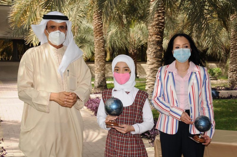 بالصور: النعيمي يكرّم الفرق الطلابية الفائزة في مسابقة علماء المستقبل للبحوث والابتكارات العلمية