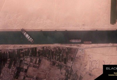 توقف الملاحة في قناة السويس.. كم يكلف العالم؟