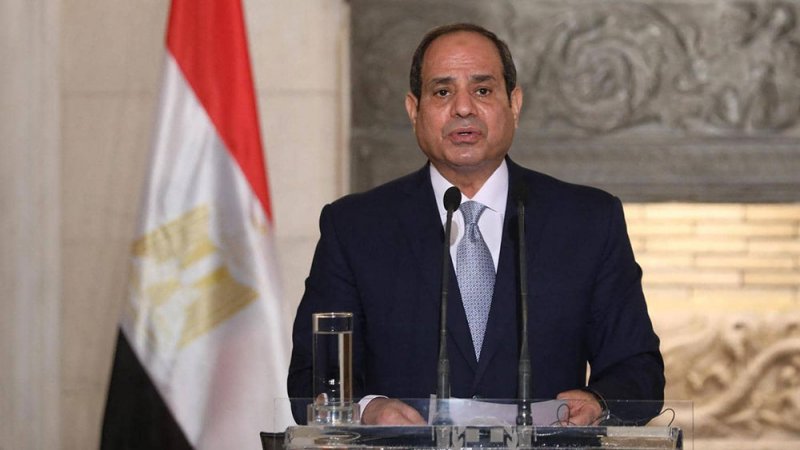 السيسي يعلق على حادث القطارين ويوجه بسرعة التحرك