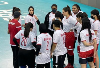 البحرين (أ) يواصل صدارة دوري سيدات الطائرة