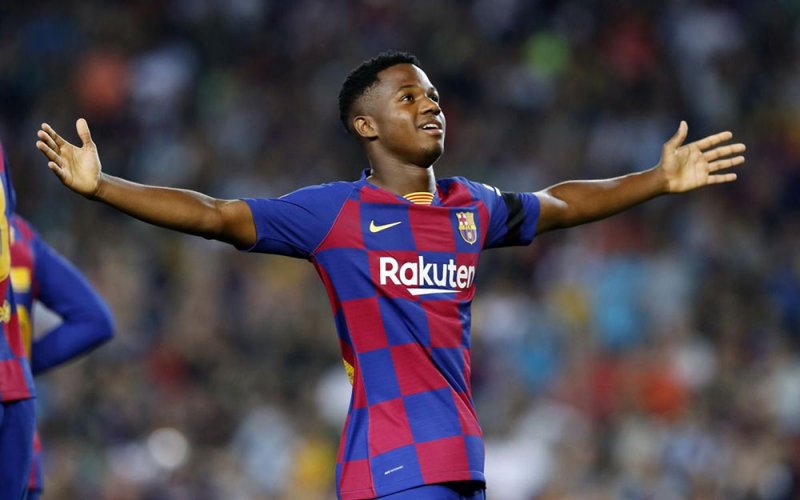 برشلونة يطمئن فاتي على إصابته