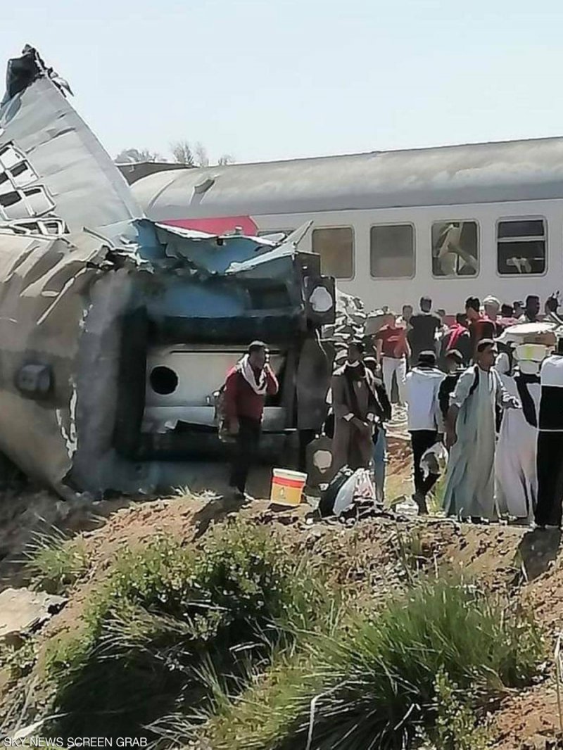 مصر.. إعلان العدد الحقيقي لضحايا حادث قطاري سوهاج