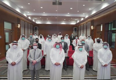 بالصور: الأمين العام لمجلس النواب يكرم اصحاب الخدمات الطويلة من الموظفين