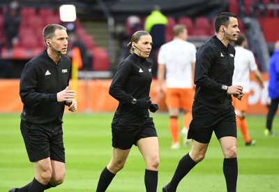 التاريخ يكتب في مباراة هولندا ولاتفيا.. أول امرأة تدير مباراة بتصفيات كأس العالم