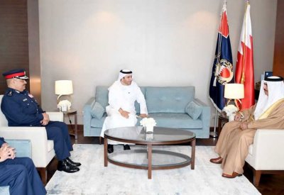 وزير الداخلية يستقبل المفتش العام بوزارة الداخلية بدول الإمارات ويشيد بالعلاقات التاريخية والمتميزة