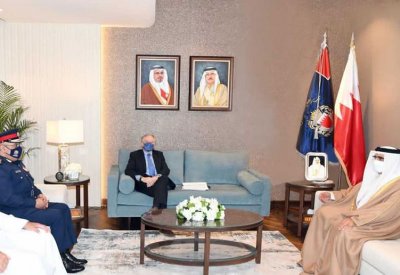 وزير الداخلية يبحث تبادل الخبرات وتعزيز السلامة المرورية مع المبعوث الخاص للأمين العام للأمم المتحدة لسلامة الطرق