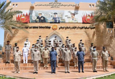 وفد من كلية ناصر العسكرية يزور الكلية الملكية للقيادة والأركان والدفاع الوطني