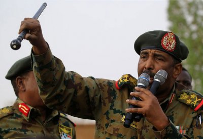 توقيع شجاع بين الحلو والبرهان.. تمسك بالسلام في السودان