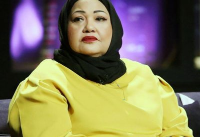 الفنانة إنتصار الشراح للعناية المركزة