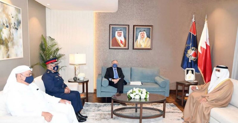 وزير الداخلية يبحث تبادل الخبرات وتعزيز السلامة المرورية مع المبعوث الخاص للأمين العام للأمم المتحدة لسلامة الطرق