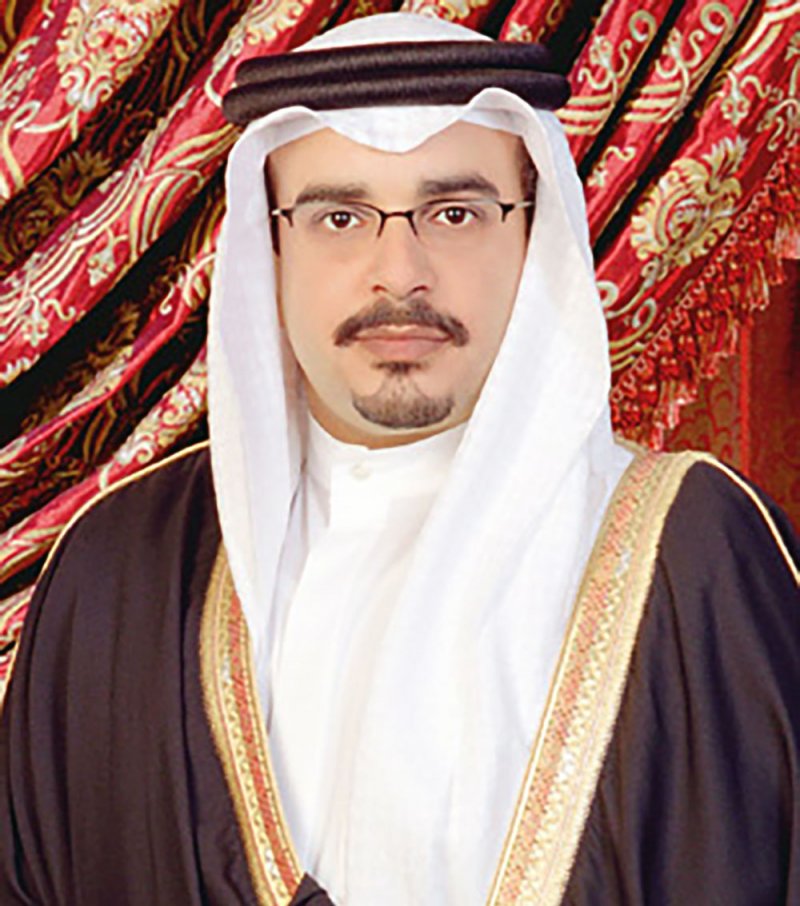 سمو ولي العهد رئيس مجلس الوزراء يزور حلبة البحرين الدولية