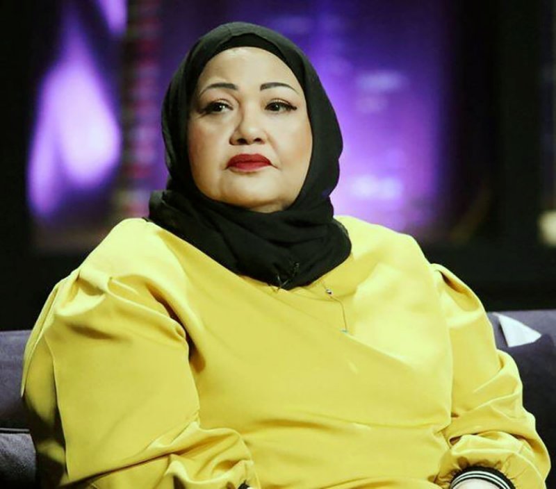 الفنانة إنتصار الشراح للعناية المركزة