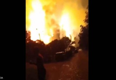 بالفيديو: حريق ضخم يلتهم مصفاة نفطية بإندونيسيا