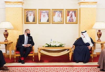 وزير شؤون الشرق الأوسط وشمال أفريقيا بالخارجية البريطانية يصل إلى البلاد