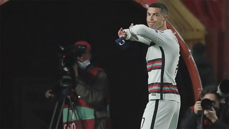 يويفا: كان يمكن أن يتجنب منتخبا صربيا والبرتغال غضب رونالدو