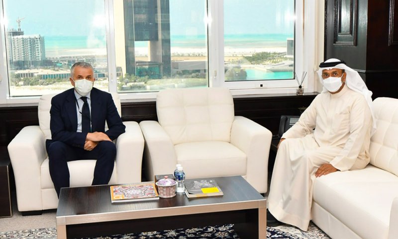 وكيل الوزارة للشئون المالية يجتمع مع سفير جمهورية بلغاريا لدى مملكة البحرين