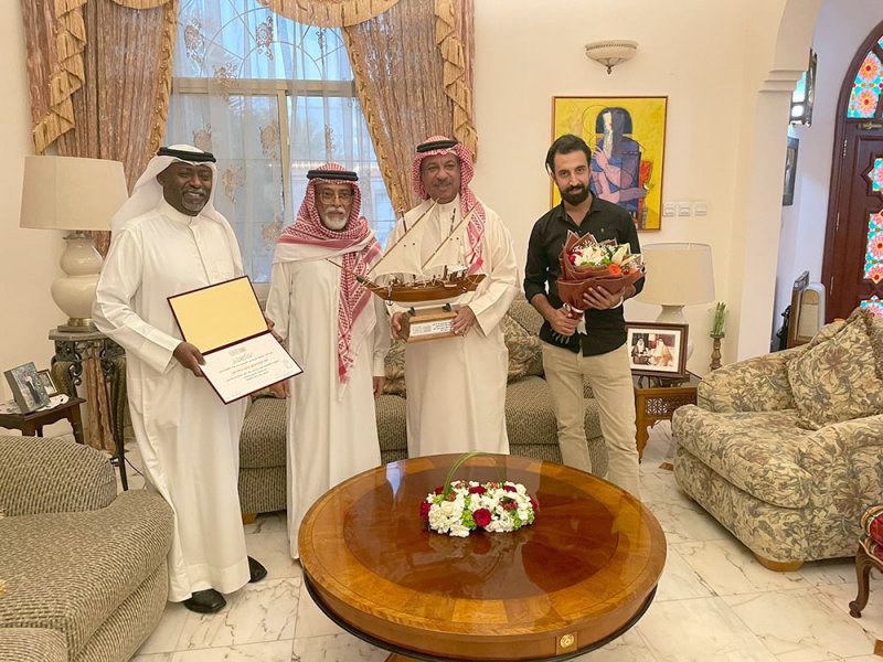 اتحاد جمعيات المسرحيين البحرينيين يحتفي بالناقد غلوم ويناشد بتلبية مطالبه