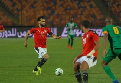 رغم الرقم القياسي والشارة.. صلاح "غاضب" بعد مباراة جزر القمر