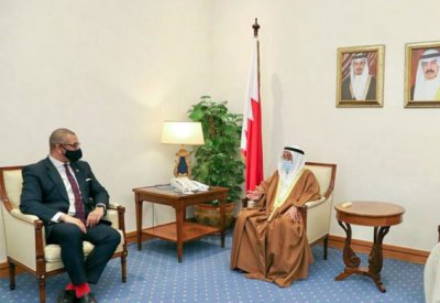 سمو الشيخ محمد بن مبارك يستقبل وزير الدولة البريطاني لشؤون الشرق الأوسط وشمال افريقيا