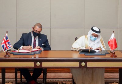 وزير الخارجية يجتمع مع وزير شؤون الشرق الأوسط بالخارجية والتنمية بالمملكة المتحدة