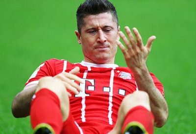 رسميًا: ليفاندوفسكي يغيب عن مواجهتي باريس