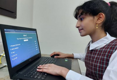 طالبات يقدمن حصصاً إرشادية عن بعد بابتدائية عائشة أم المؤمنين