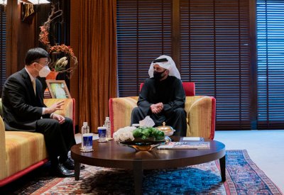 خالد بن حمد يستقبل السفير الياباني بمناسبة انتهاء فترة عمله