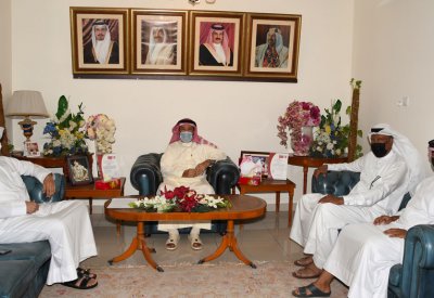 محافظ المحرق يستقبل الكاتب والباحث إبراهيم الدوسري