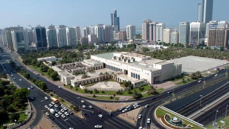 الإمارات.. مبادرات رائدة لتعزيز الاستدامة البيئية